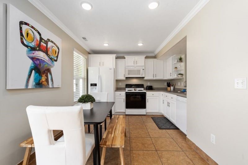 Furnished Finder property 226994_1 photo 16
