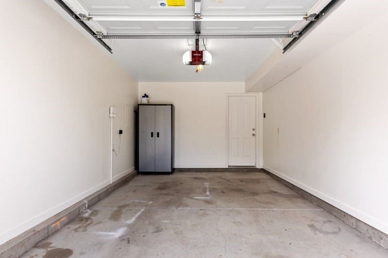 Park your car in this clean 1 car garage, and room for 2 cars in the driveway too!