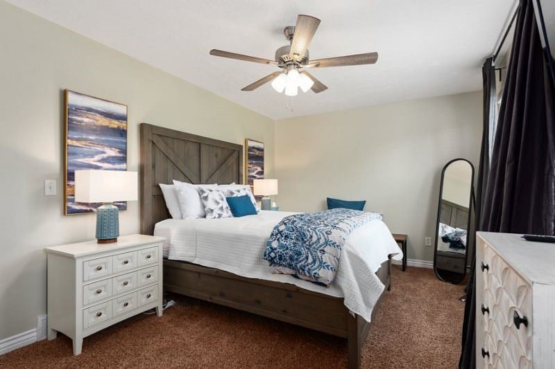 Bedroom 2 with queen bed, 50" TV and amazing views!