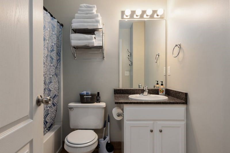 Main Bathroom