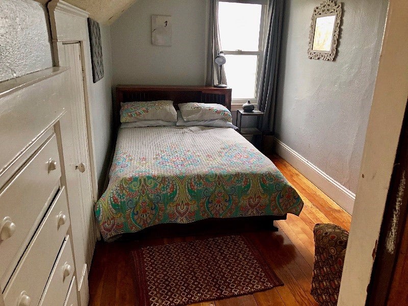 Left bedroom