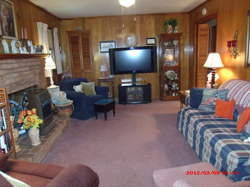 Family Room with Cable TV, Ceiling Fan, Gas Fireplace,  (We do not use) Also Wi-Fi
