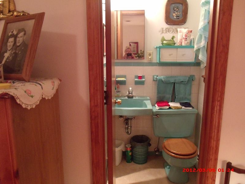 Picture of Full Bath off of #1 Bedroom.
