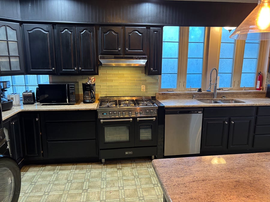 Oven and Plenty of space to cook