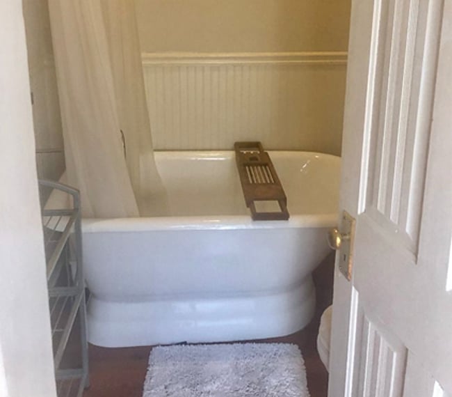 Bath tub/shower combo