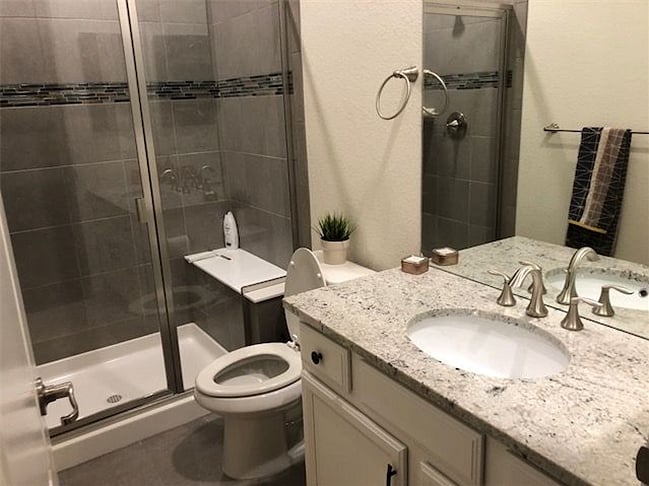 Full bathroom 
