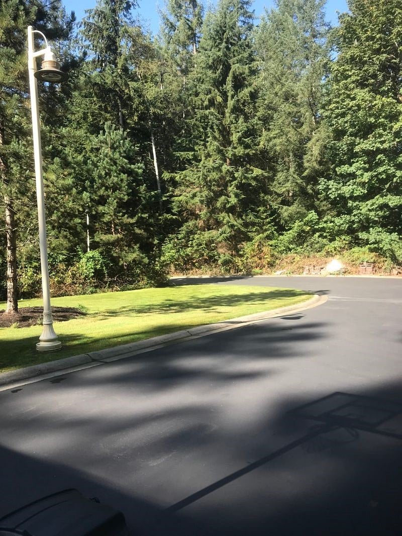 Quiet, peaceful grounds on fifteen forested acres 