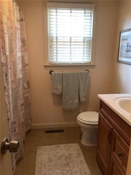 Full sized bathroom