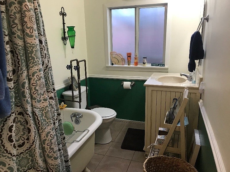 Bathroom vanity