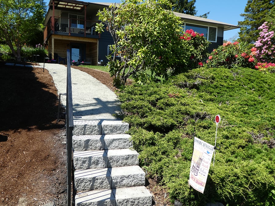 Path to apartment