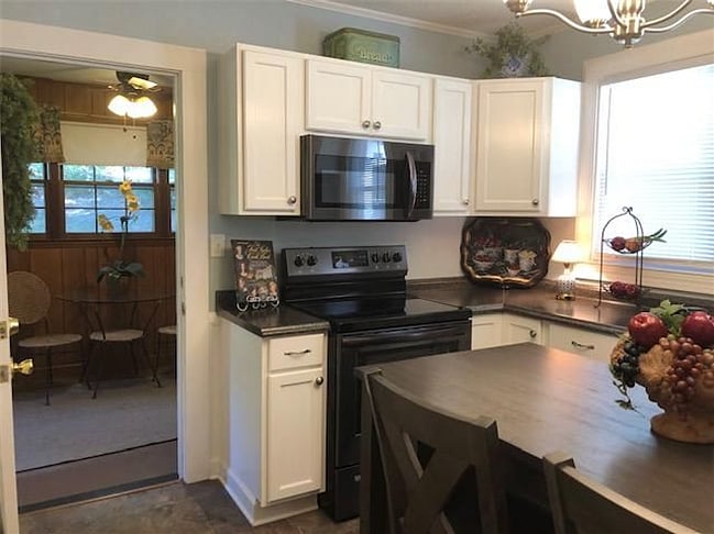 Kitchen to back porch room