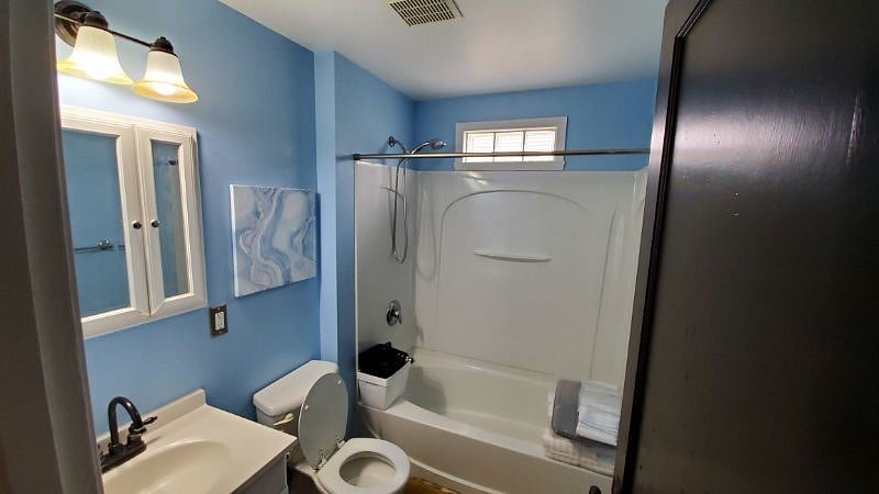 This bathroom is shared with the locum nurse across the hall. We have two sets of towels for you to use while you stay with us. There is a washer and drier on the premises you may use to launder them and your own clothes.