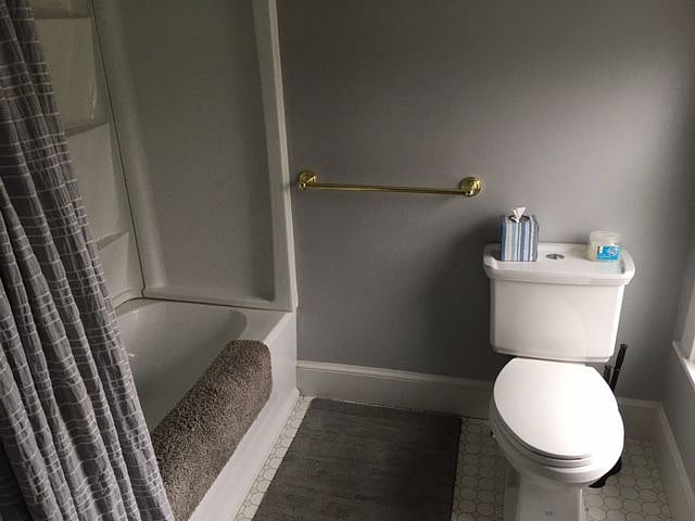 Full guest bathroom