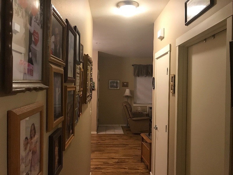 Hall into living