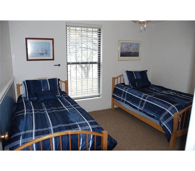 Twin Bed Room