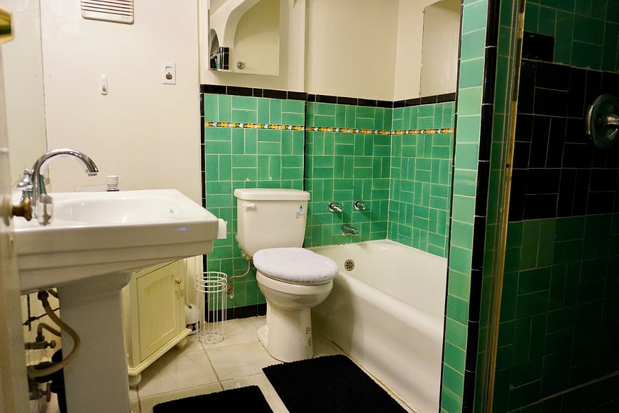 Full Bathroom
