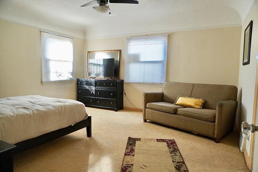 Main Bedroom (Queen)