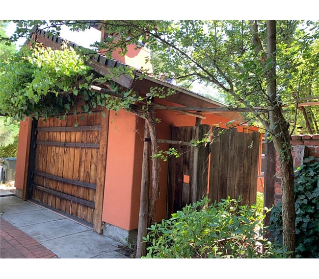 outside photo of studio