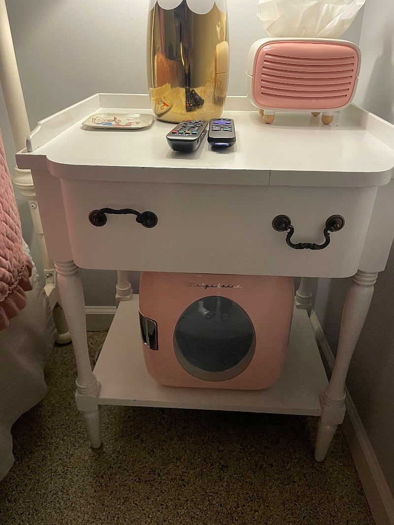 Mini drink fridge! 