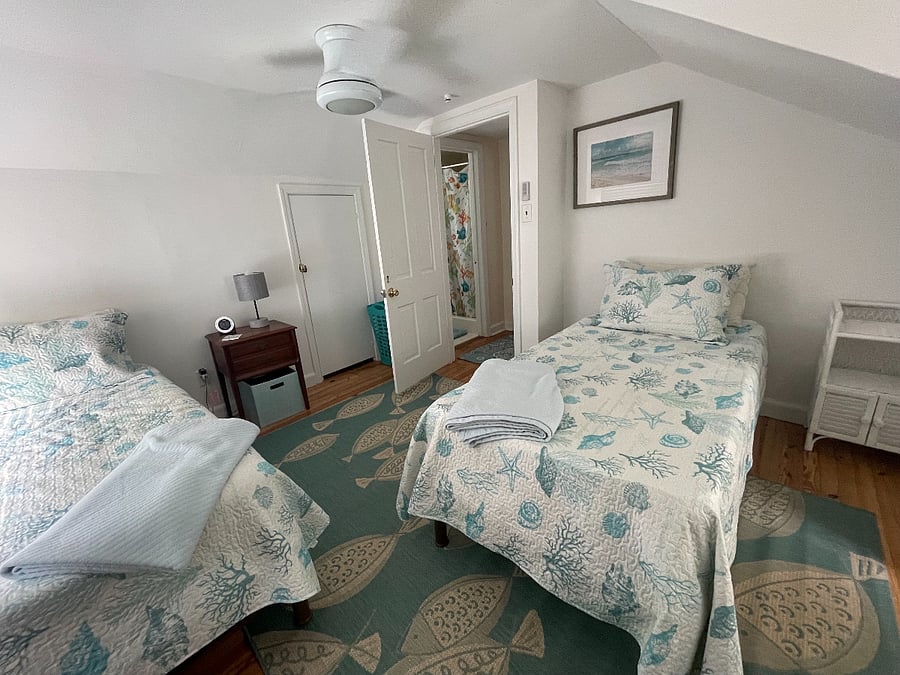 upstairs twins bedroom with streaming TV (smart)