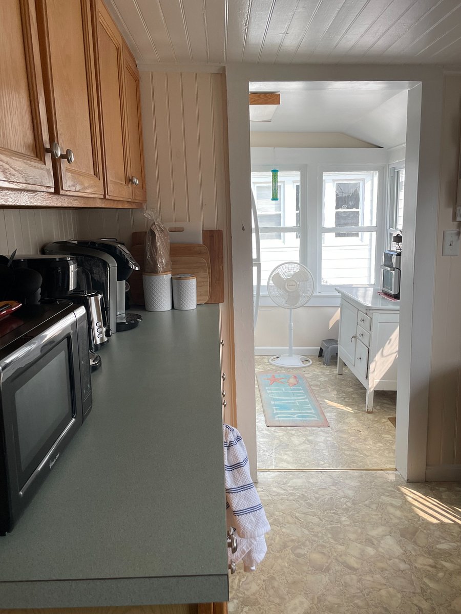 eat in kitchen- laundry