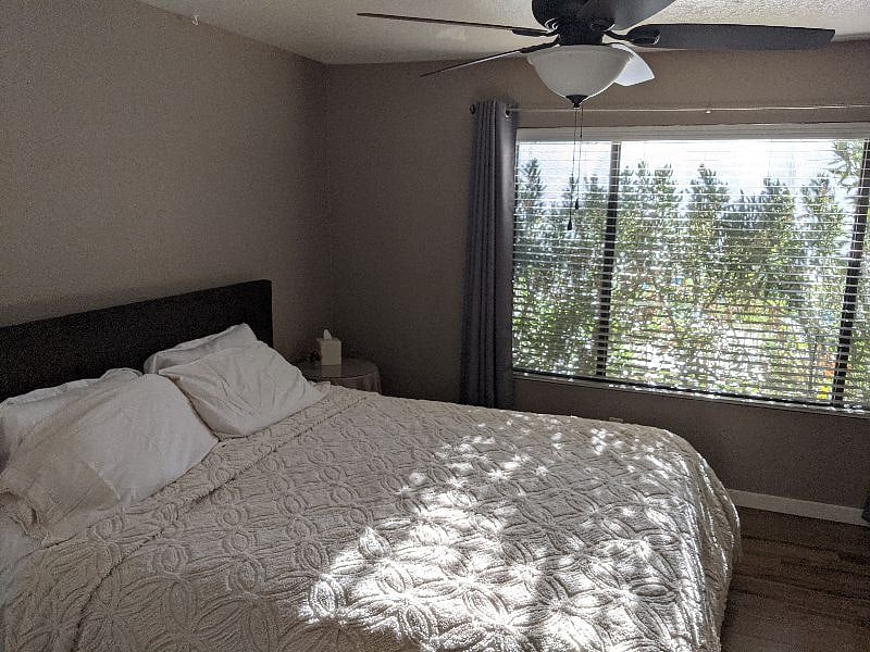 bedroom-California King bed