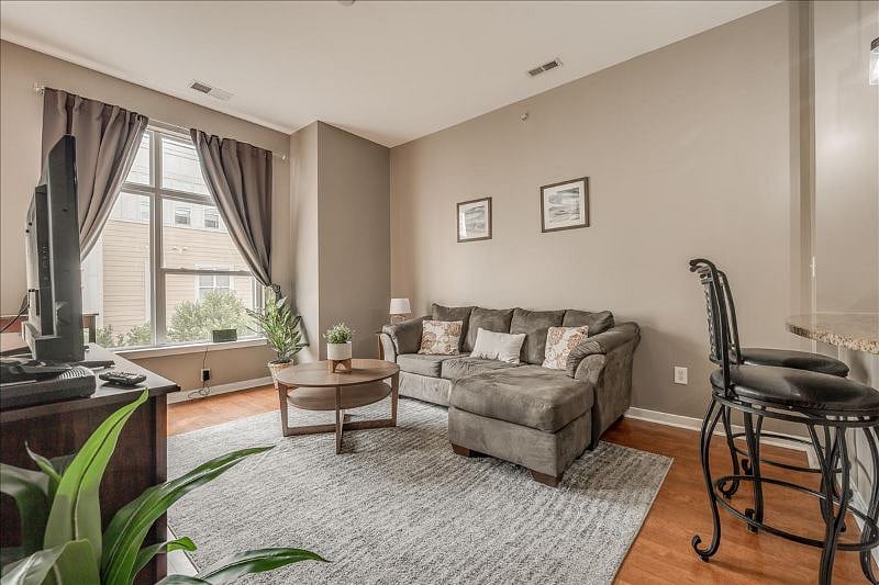 Furnished Finder property 228676_1 photo 1