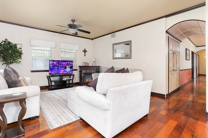 Furnished Finder property 228800_2 photo 3
