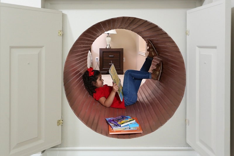 A tunnel between the guest bedrooms!! Great for kids. Can you find the tunnel?