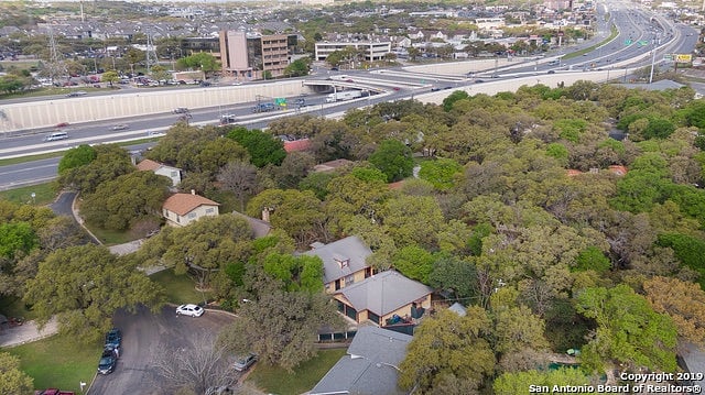 Across the freeway from medical center. Easy access to anywhere!