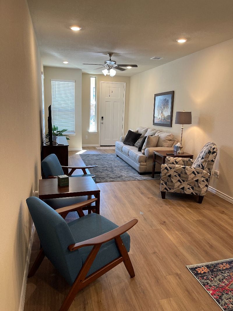Furnished Finder property 228887_1 photo 3