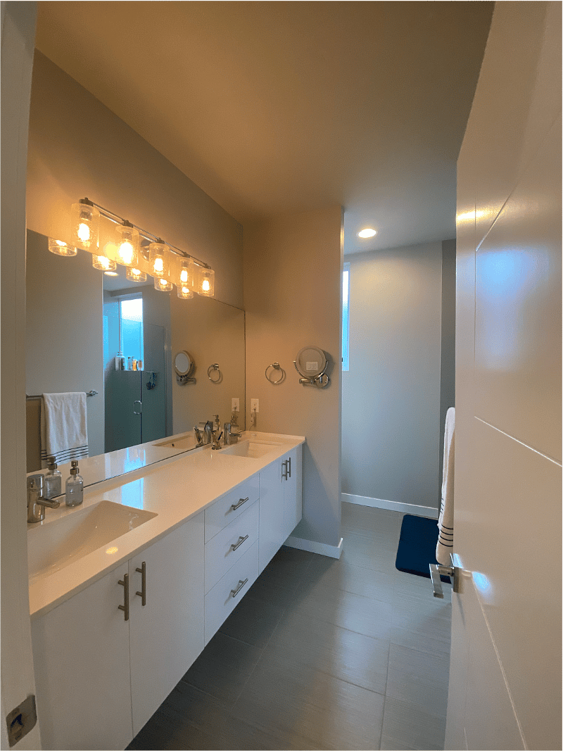 Master bath (3rd floor)
