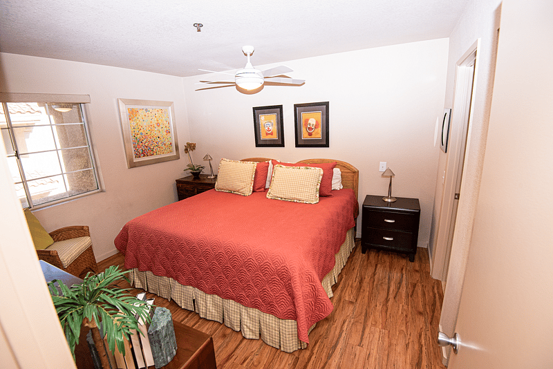 Guest Bedroom (King Size Bed)