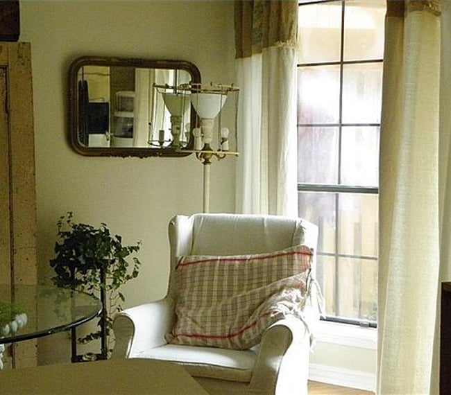 3654 PARK TRAIL ...
LARGE WINDOWS LOTS OF NATURAL LIGHT..