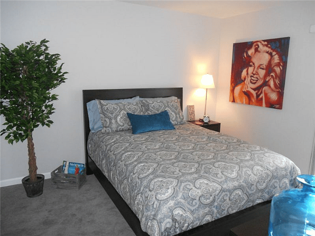 Second Bedroom, Queen Bed
