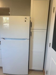 Full size fridge & pantry