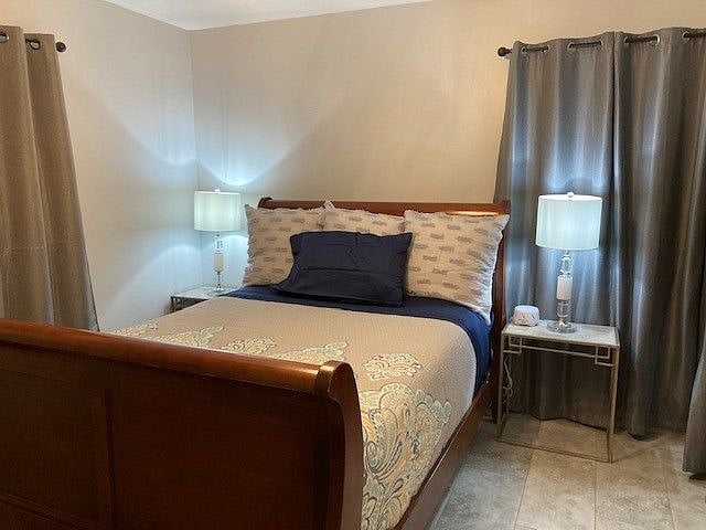 Queen size bed