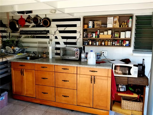outdoor kitchen