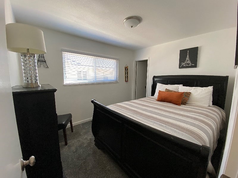 Bedroom 2, Queen Bed
