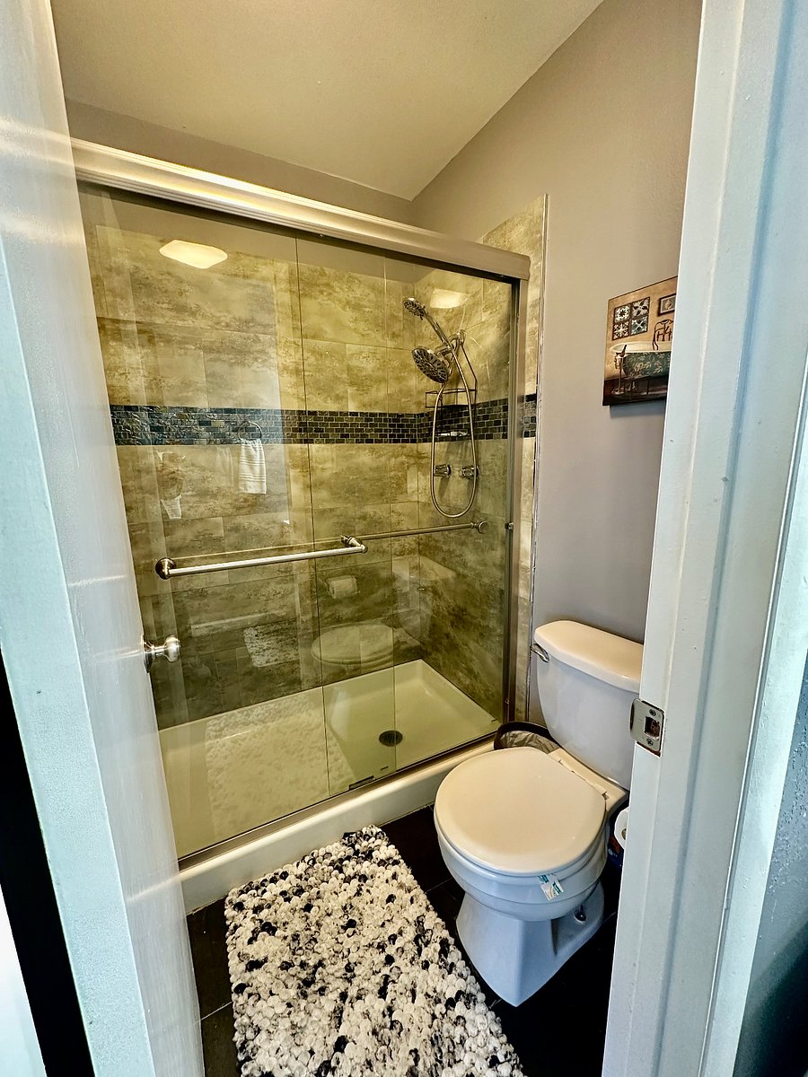 Primary bedroom shower