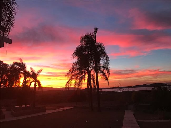 Hey this must be Hawaii!!!  No its Vista Lago!