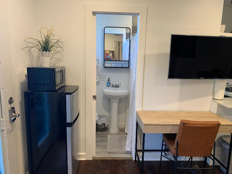 Smart TV, Mini-Fridge, Microwave