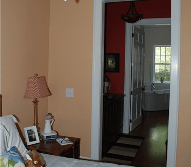 entrance to kitchenette
