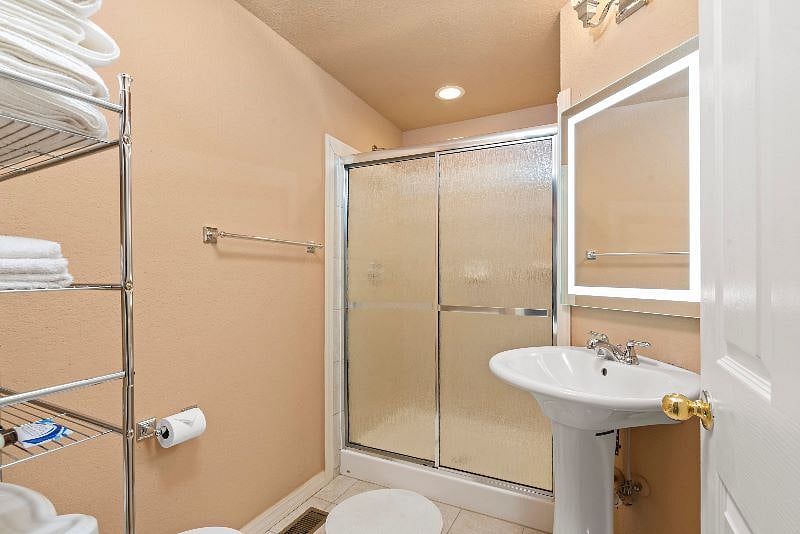 Furnished Finder property 230033_3 photo 3