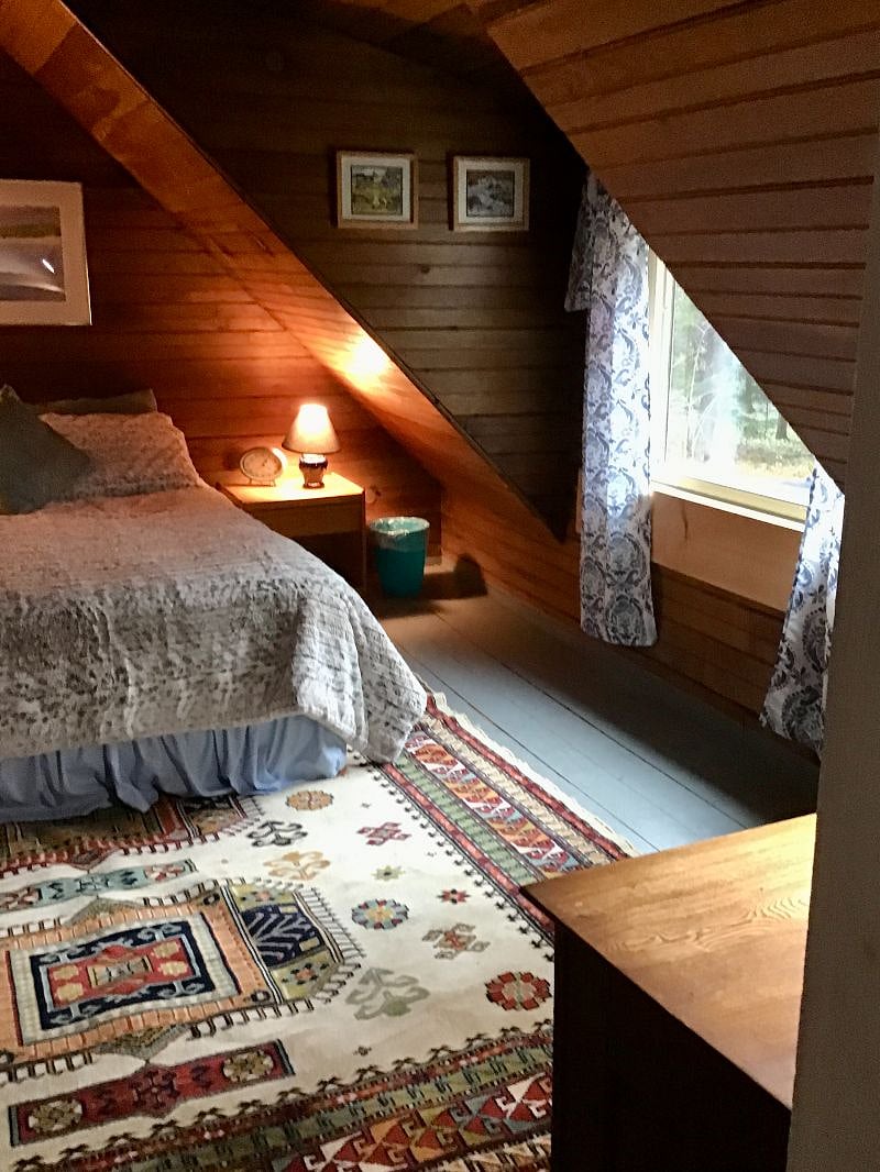 The bedroom is cozy and comfortable in all seasons. The state-of-the-art Rinnai/heaters keep the cottage beautifully warm through the coldest northern New England winters.