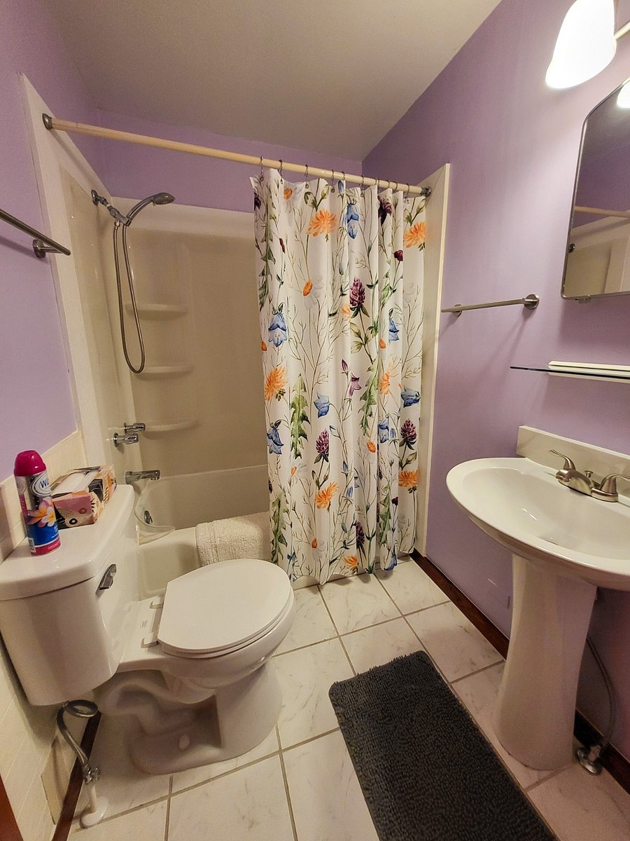 Full Bath & Shower