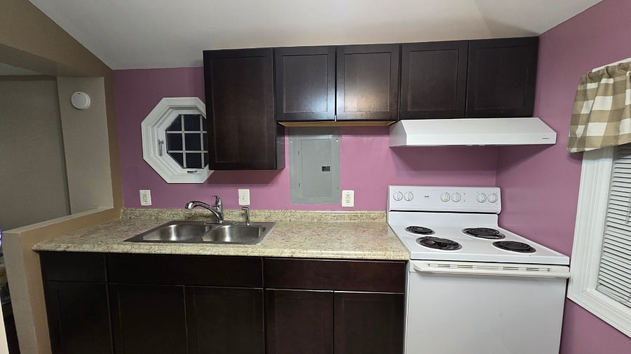 Full KitchenP;