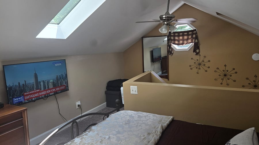 Loft Bedroom with SmartTV