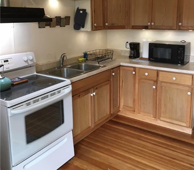 Full kitchen