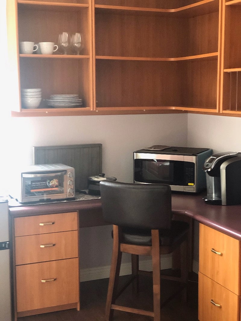 Kitchen amenities 